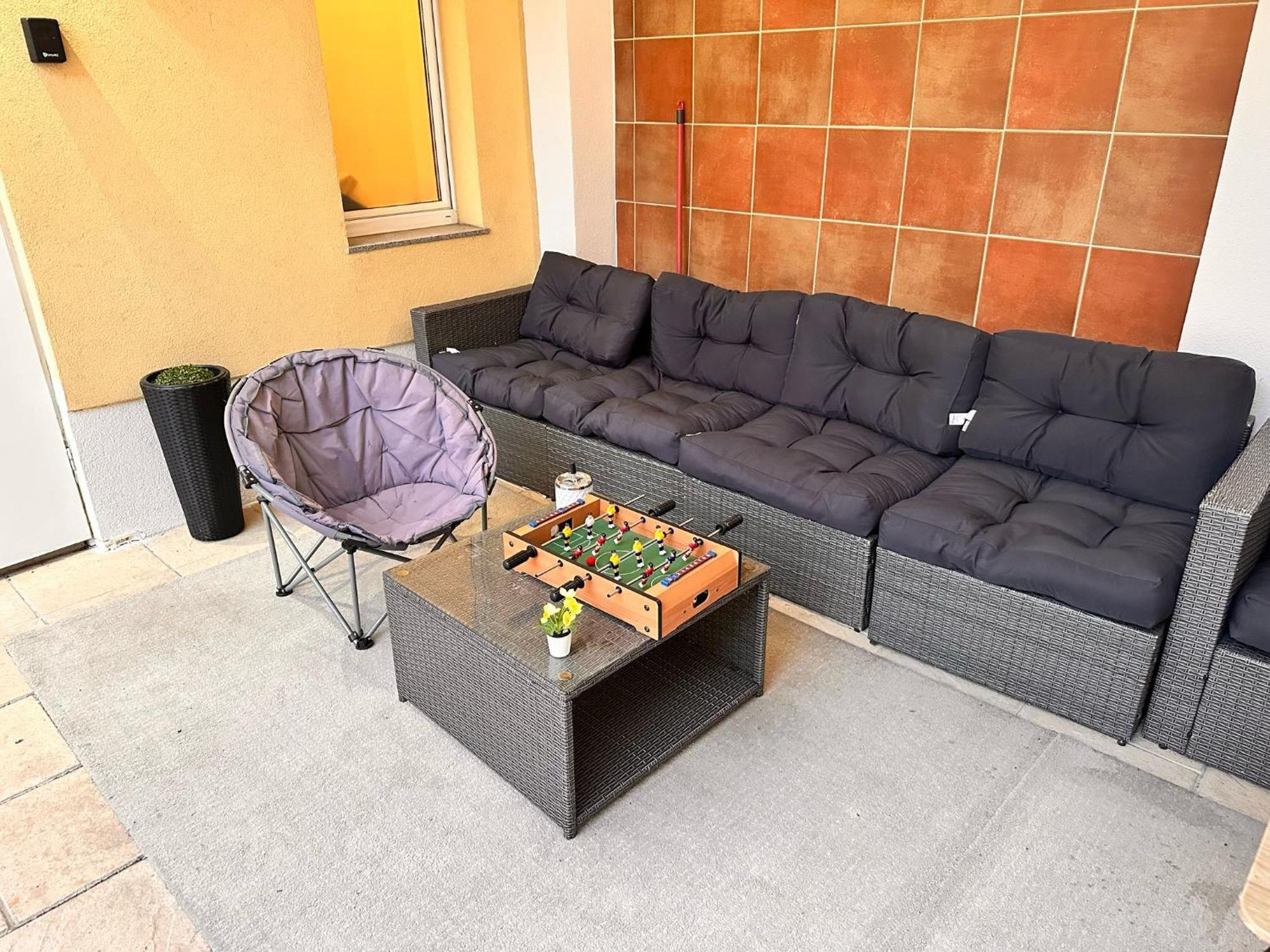 Spacious Central 4-Room Suite For 6 - Near Subway Wina Bagian luar foto